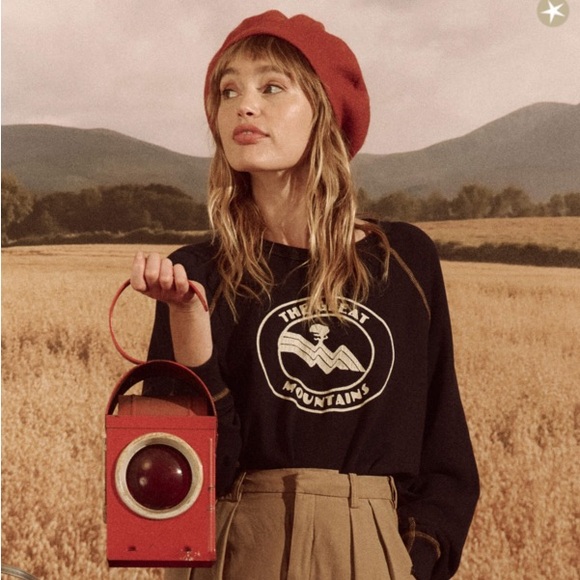 The Great College Sweatshirt in Mountain Resort Graphic Stargazer Blue - Picture 4 of 7